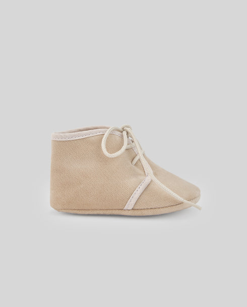Pantofi bebelus din catifea bej cu siret